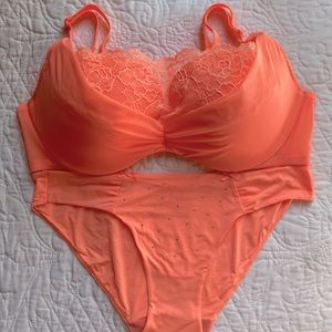 Victoria’s Secret Push Up Bra 36C & Panty Sz S (Set) NWOT